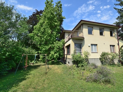 Sanierungsbedürftige 3 bzw. 2 Zimmerwohnung, Gartenbenützung