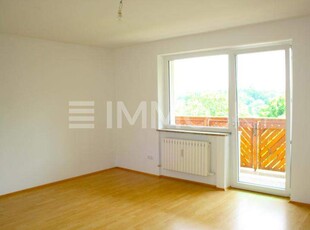 Kraftplatz mit Balkon, Garage und 300 m2 Garten- ruhig und abgelegen