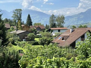 Totaler Ruhepol, geteiltes Baugrundstück, ca. 510 m2, Feldkirch-Tisis od. doppelte Größe, 2x ca. 510 m2 (ca. 1.021 m2), in 6 Min. p. PKW v. Stadtzentrum Feldkirch direkt mitten im Grünen, Stille/Ruhe/Erholung, Berg- u. Panorama-Blick, Bus-Station in 50 m.