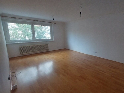 Familienwohnung beim neuen Stadtpark! Zentral begehbare 3 Zimmer, 78m2, Allgemeingarten, Sofortbezug!