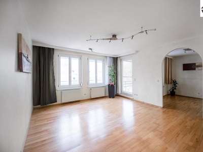 Exklusive und traumhafte 3-4 Zimmer Wohnung mit südseitiger Loggia, Top Infrastruktur!