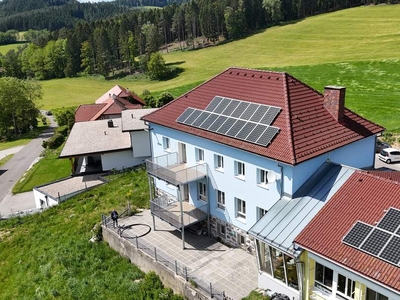 Moderne 83m² 4-Zimmer-Wohnung mit Garten, Balkon & Stellplätzen in Gutauer Naturlage