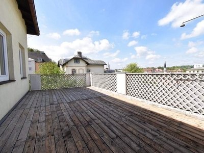 ANLEGERHIT - 176 m² Eigentumswohnung mit Terrasse, Wintergarten und Parkplatz in zentraler Lage!