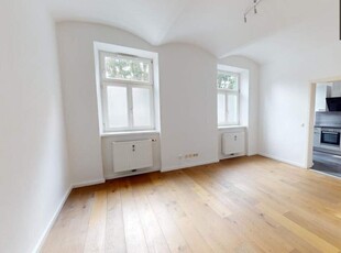 | CHARMANTE STADTWOHNUNG | TOP LAGE | 45m² | ERDGESCHOSS