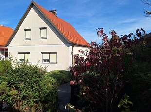 +++JETZT ZUSCHLAGEN € 247.000,-- VB +++ Nettes Einfamilienhaus mit großem Garten und in guter Lage zu verkaufen.