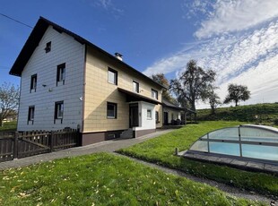 Geräumiges Haus in Schlüßlberg mit Werkstatt und Pool