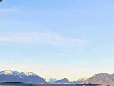 Lichtdurchflutete 4 Zimmerwohnung ganz oben mit Ausblick