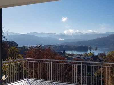 **Erstbezug-Traumhafte 3 Zimmerwohnung mit großer Terrasse und direktem Blick auf den Wörthersee