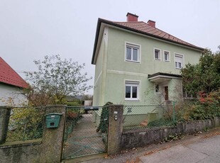 Ein-/Zweifamilienhaus in schöner Siedlungslage