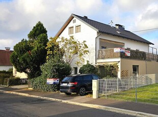 Haus mit 2 Wohneinheiten und ausgebauten Dachgeschoss in Pichling