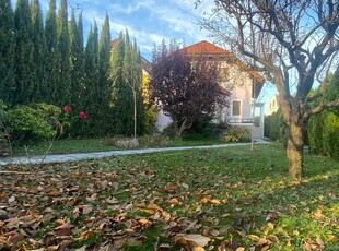 Idyllisches Familienhaus mit großem Garten und Garage am Stadtrand im 10. Bezirk! Nahe Oberlaa. Teilweise Möbliert