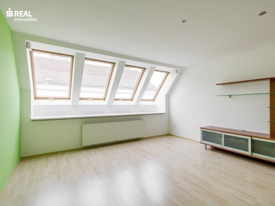 Dachgeschoßwohnung mit 2 getrennten Eingängen und Terrassen - Provisionsfrei für Mieter