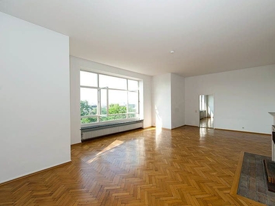 REPRÄSENTATIVE KLIMATISIERTE 5 ZIMMER DG-ATELIER-WOHNUNG MIT TERRASSE UND EINZIGARTIGEM WIENBLICK