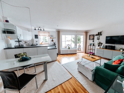 MAXGLAN | Cool möblierte 2,5 Zimmer Wohnung mit Balkon