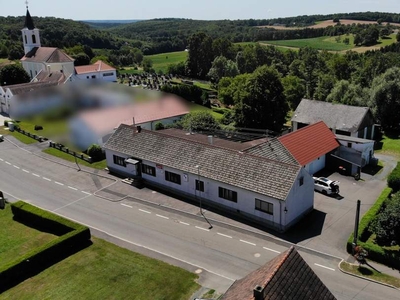 NEUER PREIS Altes Gasthaus mit sehr schönem Grund