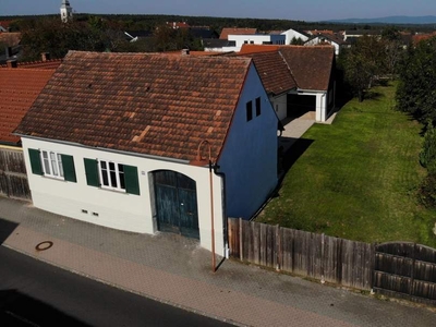 BAUERNHAUS mitten im ORT