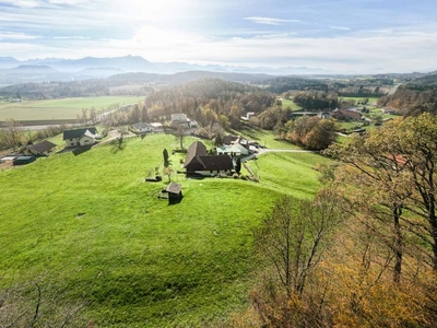 Bauerwartungsland für Immobilienentwicklung oder private Nutzung