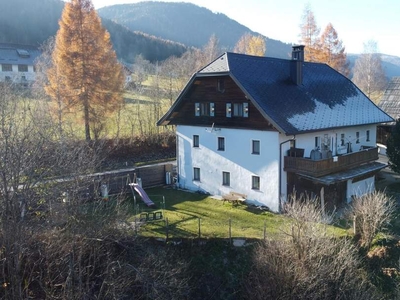 Beeindruckendes Ensemble mit großem Wohnhaus, zwei urigen Ferienhäusern & Stadel