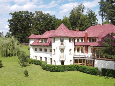 Eindrucksvolles, schlossähnliches Landhaus auf großzügigem Anwesen südlich von Graz