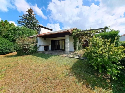 Ferienhaus am Neufelder See mit Zugang zum Strandbad - Pachtgrundstück