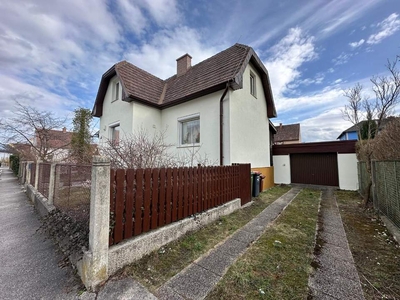 Gemütliches Einfamilienhaus mit Garten, Terrasse und Garage in Neunkirchen