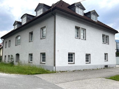 Geräumiges Mietzinshaus/Mehrparteienhaus mit sieben Wohneinheiten