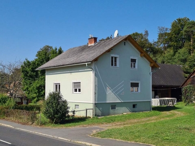 Geräumiges Stockhaus samt 3 Nebengebäuden in guter Lage