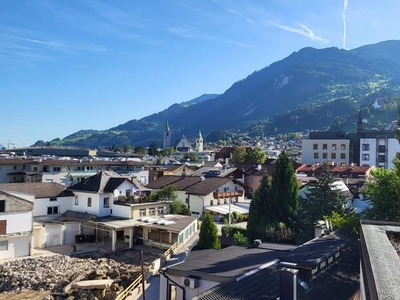 Helle, lichtdurchflutete 2 Zimmer Terrassenwohnung über den Dächern von Schwaz