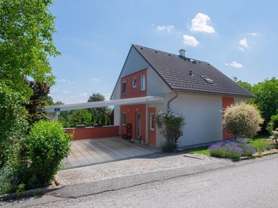 Hochwertiges Einfamilienhaus mit traumhaftem Garten, Pool und Carport in TOP LAGE!