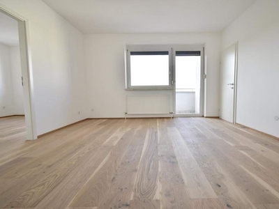 Koffer packen & Einziehen – sanierte Eigentumswohnung mit Loggia und Parkplatz in ruhiger Lage!