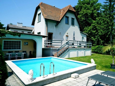 Perchtoldsdorf - Kleines Wohnhaus auf wunderschönem Grund in ruhiger, zentraler Lage. Swimmingpool inklusive!