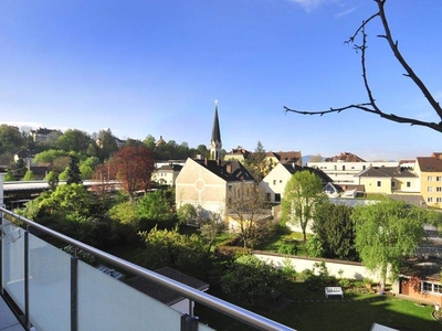 RUHIGE - Wunderschöne Mietwohnung in gepflegter Wohnhausanlage mit Küche und Balkon!