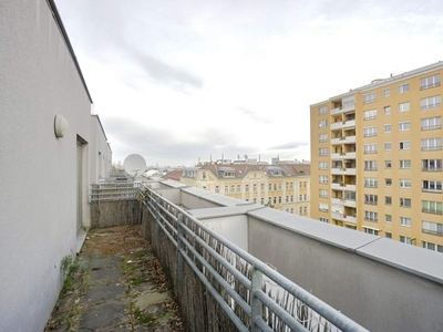 Sanierungsbedürftige Maisonette mit 4 Balkonen in zentraler Lage Wiens