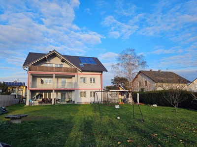 Sonnige 5 Zimmerwohnung mit Terrasse und Gartenbenützung