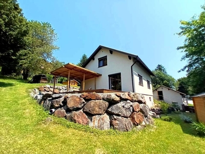 Ihr Paradies in ruhiger Wohngegend: Einzugsbereites Haus mit sehr schönem Garten und idyllischer Terrasse