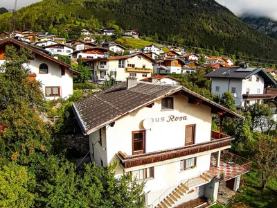 Zweifamilienhaus mit großzügiger Terrasse und Garten!