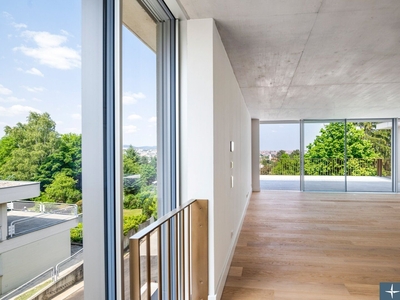 5-Zimmer-Wohnung in HANGLAGE mit unglaublichem FERNBLICK von Stararchitekt Sir David Chipperfield