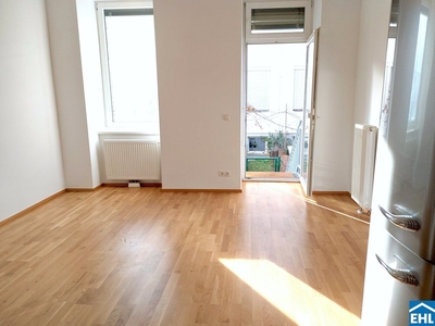 Zentrale geräumige Wohnung mit Garten!