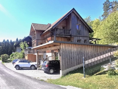 Hochwertiges Zimmermeister-Haus mit Carport in ruhiger Aussichtslage