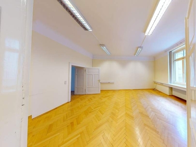 Traumbüro im Altbaudomizil in der Grazer Innenstadt gleich gegenüber des Bezirksgericht Graz-Ost: Tolles Büro mit ca. 123 m² in der Pestalozzistraße - gleich anfragen!