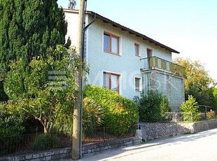 2 Familenhaus am Stadtrand mit Potential und Zusatzeinkommen!