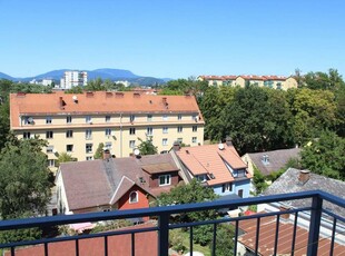 Wohnung mit Retro-Charme und traumhaftem Ausblick!