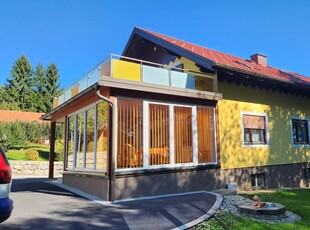 Ein- bzw. Zweifamilienhaus mit zusätzlichem Baugrund und Wirtschaftsgebäuden