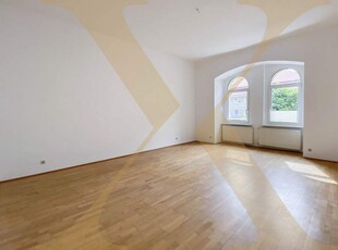 Gemütliche 2-Zimmer-Altbauwohnung mit ca. 16m² großen Balkon nahe der Linzer Promenade zu vermieten!