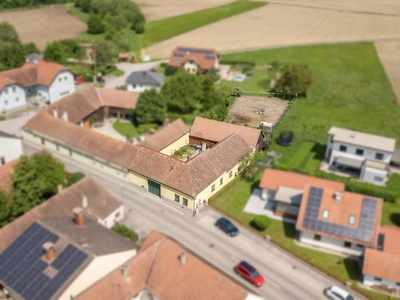 Bauernhaus mit Reitplatz in Oberbierbaum