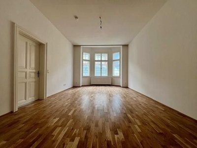 Erstbezug nach Sanierung! Wunderschöne 4,5-Zimmer-Altbauwohnung im Herzen von Linz - verfügbar ab März 2024