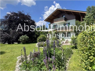 Besondere Immobilie auf der Sonnenseite von Zell am See! 1.308 m² Grund mit Altbestand am Taleingang