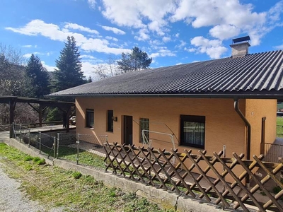 Einfamilienwohnhaus in ruhiger Siedlungslage mit Bergblick