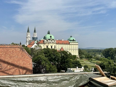 ERSTBEZUG! 3-Zimmer-Terrassentraum mit Stiftsblick