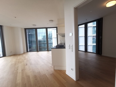 Moderne 3 Zimmer mit Balkon und vielen Extras im Haus: ab Mai zur Miete!